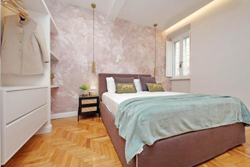 YCH-Casa Bella- Luxury home near Piazza Venezia, Рим (фото 4)