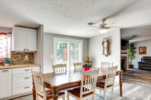 Pet-Friendly Palm City Home 14 Mi to Beach!