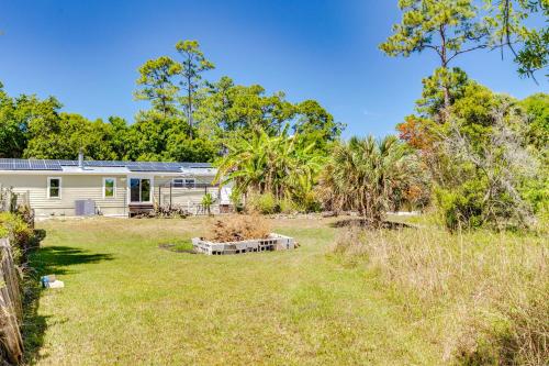 Pet-Friendly Palm City Home 14 Mi to Beach!