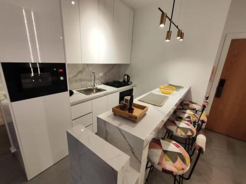 Rita's 2-BR Apt in Mar Mikhael - image 4