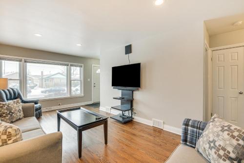 Chicago Rental Home Southside, 19 Mi to Downtown! in Chicago, USA