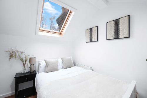 West Ealing Hububb Stay Room Type - Deluxe Room
