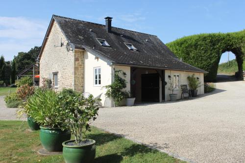 Le Gîte De Roseraie gîte à louer MANOIR DE LA CHOUANNIERE