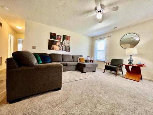Franks Funky and Fashionable Furnished Home in Monroe, USA