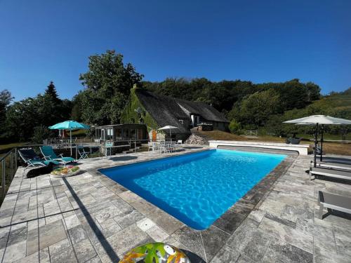 Belle maison de vacances avec piscine chauffée gîte à louer Lastioulles