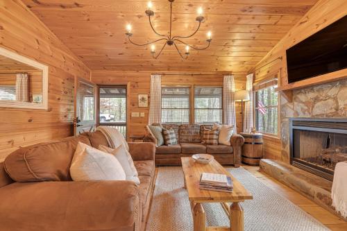 Cozy Cabin in Private Location with Hot Tub and Grill! - image 2