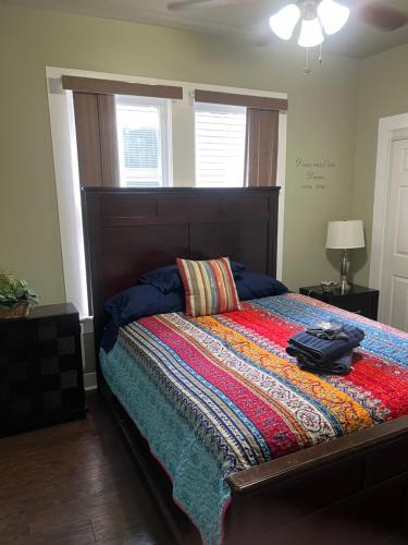 Private room in southern home in San Antonio, USA