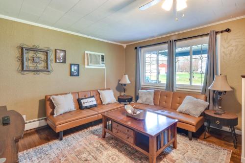 Cozy DuBois Home with Deck about 8 Mi to Treasure Lake! in دوبويز