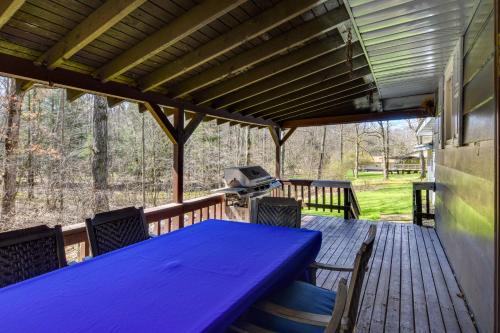 Cozy DuBois Home with Deck about 8 Mi to Treasure Lake! in دوبويز