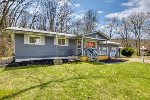 Cozy DuBois Home with Deck about 8 Mi to Treasure Lake! in دوبويز