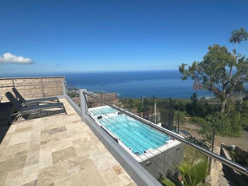 Superbe villa saint leu piscine et spa vue Océan - Location, gîte - Saint-Leu