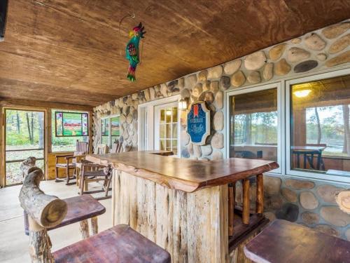 Winter Hideaway Lakeside Cabin Snowmobile in Crosslake (MN)