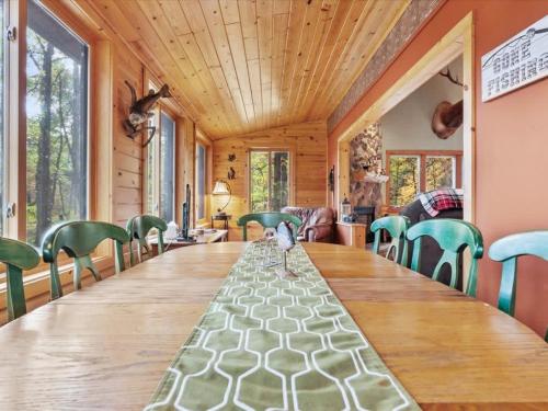 Winter Hideaway Lakeside Cabin Snowmobile in Crosslake (MN)