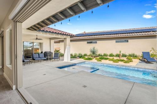 Ultimate Escape in All New PGA West Villa with pool in Coffeyville, USA