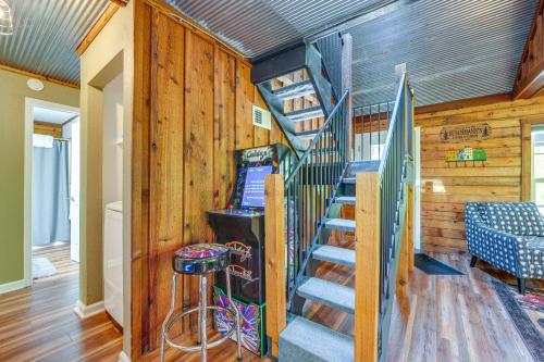 Secluded Table Rock Lake/Branson Cabin w/ Hot Tub! in Кімберлінг Сіті