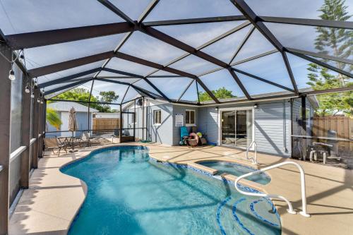 South Daytona Home Game Room, Private Pool!