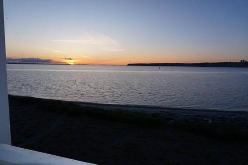 Seaside Oasis Oceanfront Bliss Condo at Semiahmoo