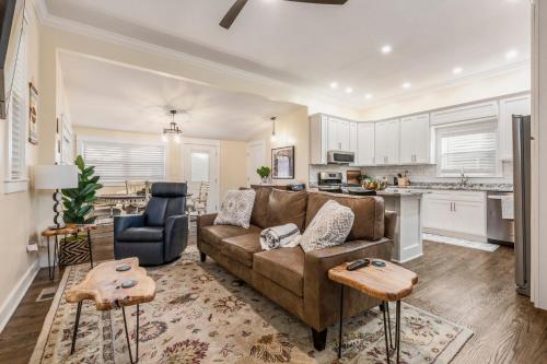Highlands Home With Garage in Louisville, USA