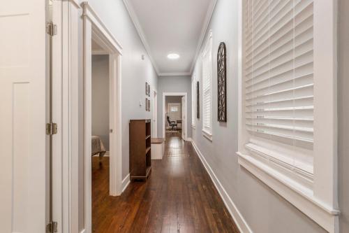 Highlands Home With Garage in Louisville, USA