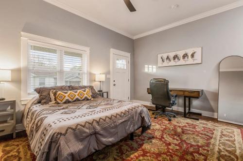 Highlands Home With Garage in Louisville, USA
