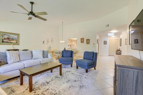 Sarasota Oasis with Lanai and Community Hot Tub!