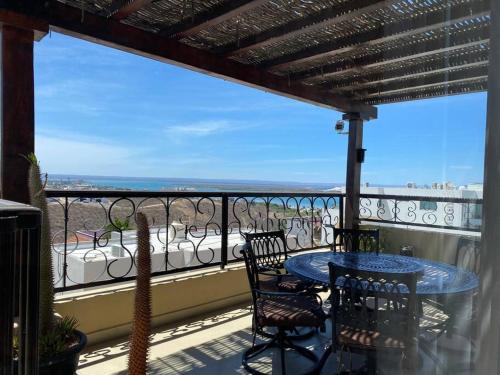 Magnolia Residencial Las Flores con vista al mar in La Paz, Mexico