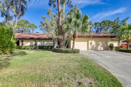 Sarasota Oasis with Lanai and Community Hot Tub!