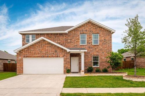 Summer Deal! Modern Family Home near TCU, Fort Worth Stockyards