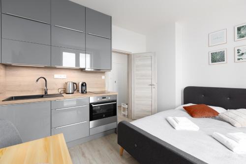Apartment near the subway with a terrace, Прага (фото 11)