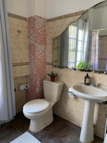 Standard Double Room with Shared Bathroom image 2