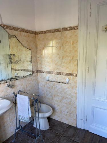 Standard Double Room with Shared Bathroom image 1