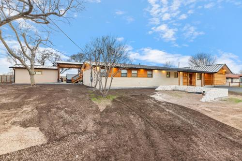 Guadalupe Bluff Modern House