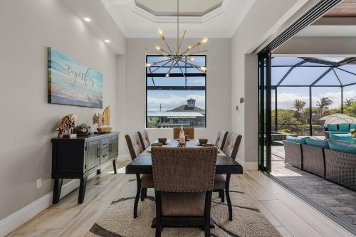 Gulf Access, Putting Green, Outdoor Kitchen, Heated Pool & Spa & MORE! - Villa Captain's Quarters in Matlaša (FL)