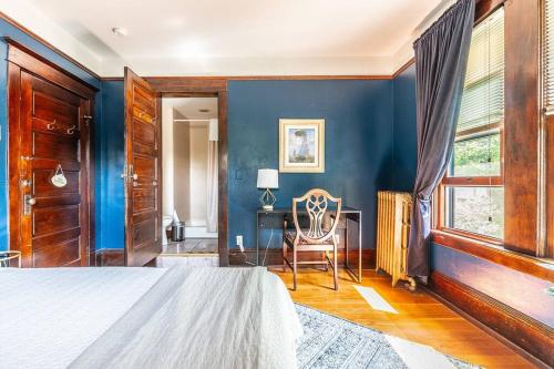 Charming Room in Historic BnB with Parking - Rm 5