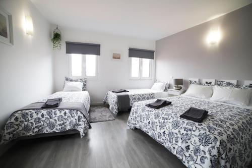 Classic Quadruple Room image 8