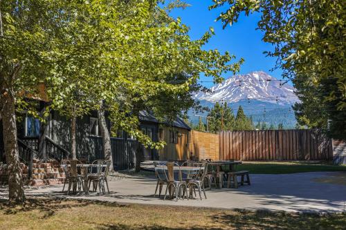 Shasta View Lodge