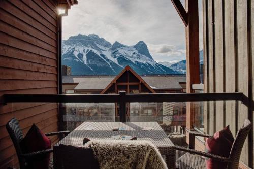 Mountain View (Top Floor) Condo, Canmore, Alberta