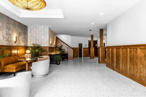 King Bed, Historic DTWN Hotel, Fiber Internet, Room # 404 in Bangor City Center