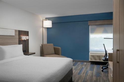 Holiday Inn Express & Suites Baltimore - BWI Airport North, an IHG Hotel