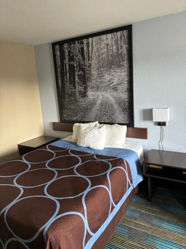 Super 8 by Wyndham Escanaba - image 25