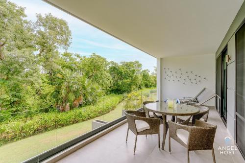 2BR Private Terrace & Beach Access image 1