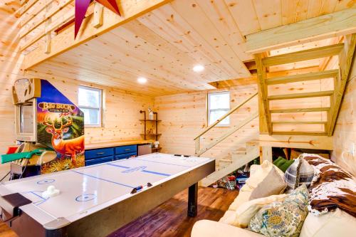 Ellijay Hideaway with Hot Tub, Views and Game Room!