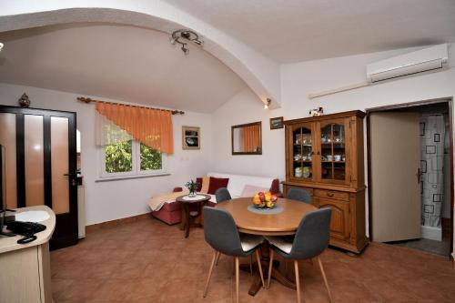 One-Bedroom Holiday Home image 8