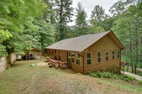 Cozy Blairsville Cabin 2 Mi to Vogel State Park!