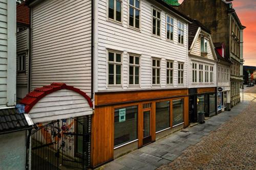 Kong Oscars gate 28 - 302 Kong Oscars gate 28 - 302