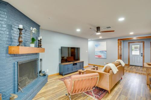 Cedar Creek Lakefront Home with Dock and Game Room! - image 3