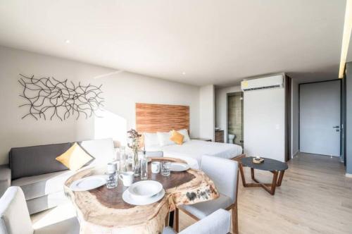 KAAB Condo with ocean view pool in Playa del Carmen, Mexico