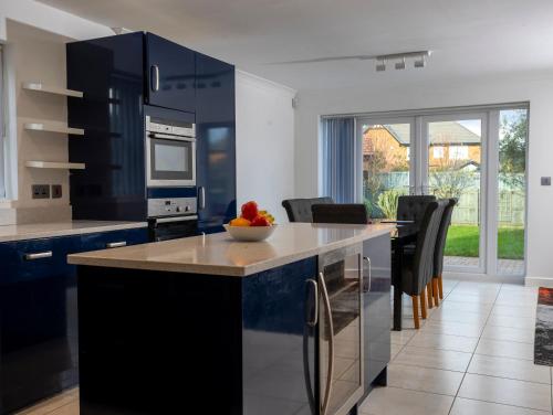 Konyha, Supreme Class Properties in Eastchurch
