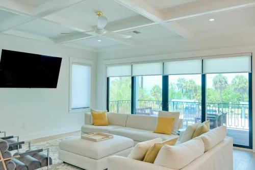 Tropical Gulf View Estate - Anna Maria, FL in Anna Maria, USA