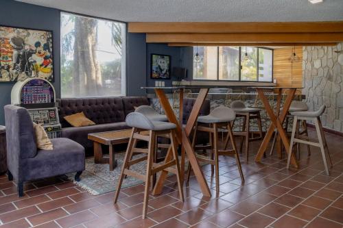 New Family Home with Pool Jacuzzi & Fronton in Cuernavaca, Mexico